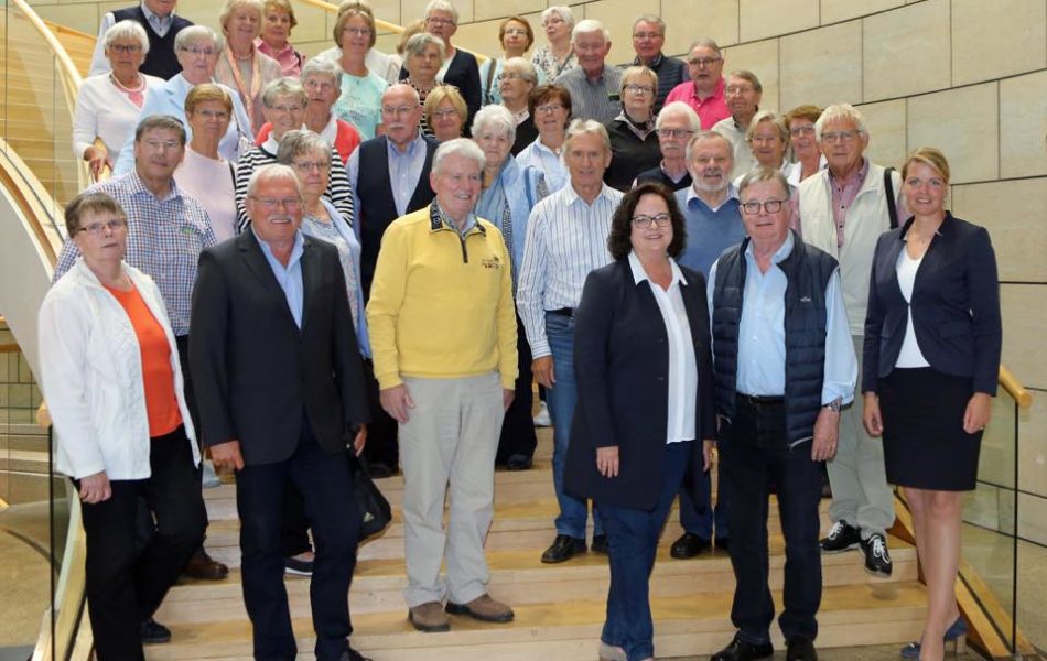 Besuchergruppe der Senioren Union Rheine zu Gast im Düsseldorfer Landtag