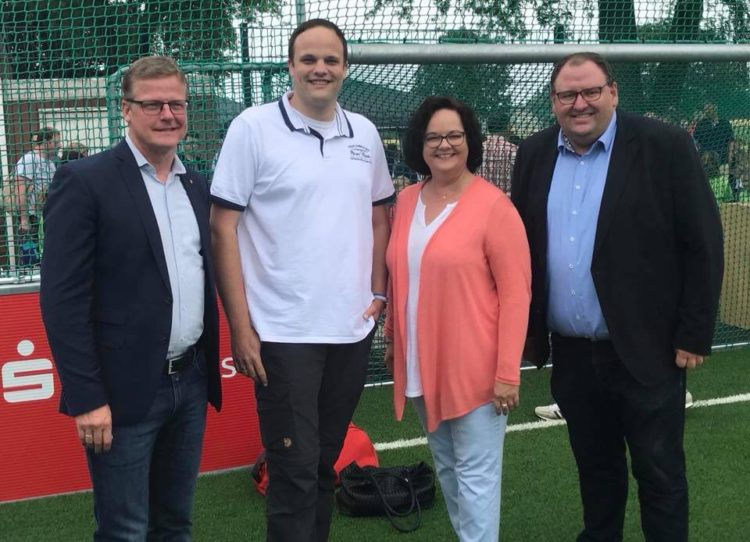 Eröffnung des neuen Soccer-Court in Altenrheine an der Canisius-Grundschule
