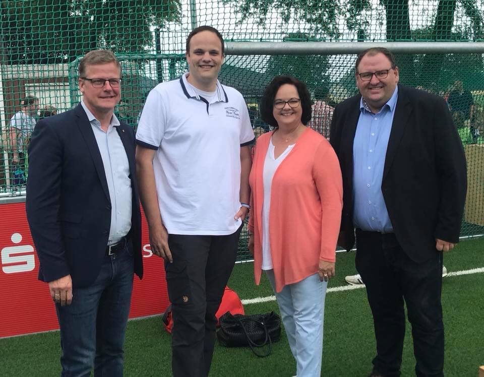 Eröffnung des neuen Soccer-Court in Altenrheine an der Canisius-Grundschule