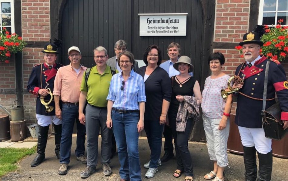 „Heimat-Tour“ mit Ministerin Ina Scharrenbach auf dem „Westfälischen Friedensweg X 1648“ von Lengerich nach Ladbergen