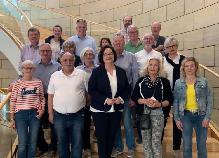 Besuchergruppe der Emsdettener Golffreunde zu Gast im Düsseldorfer Landtag