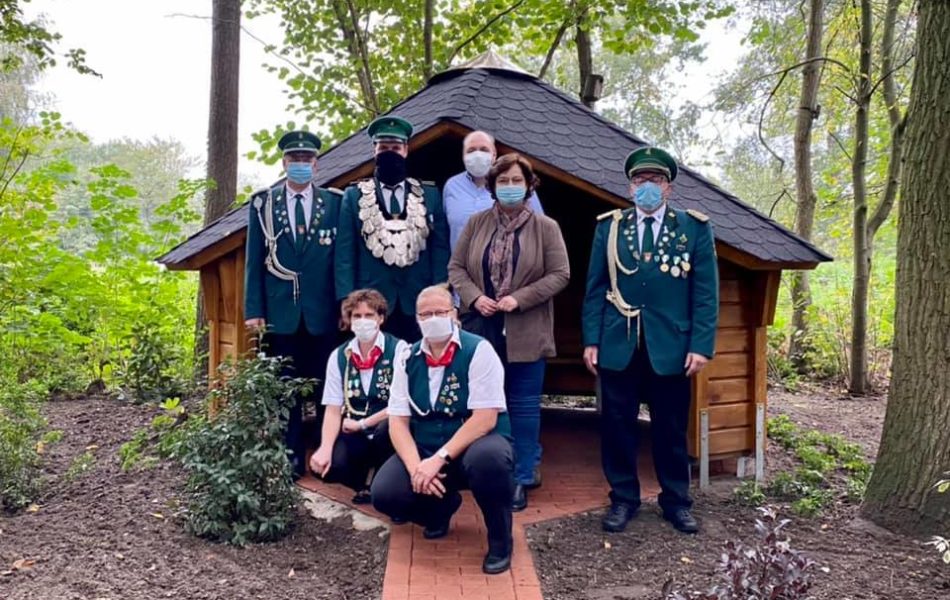 Schutzhütte am Ehrenmal für die Verstorbenen Ladbergens