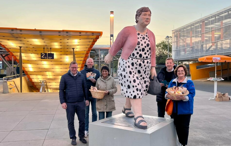 Wahlkampf am Bahnhof in Emsdetten