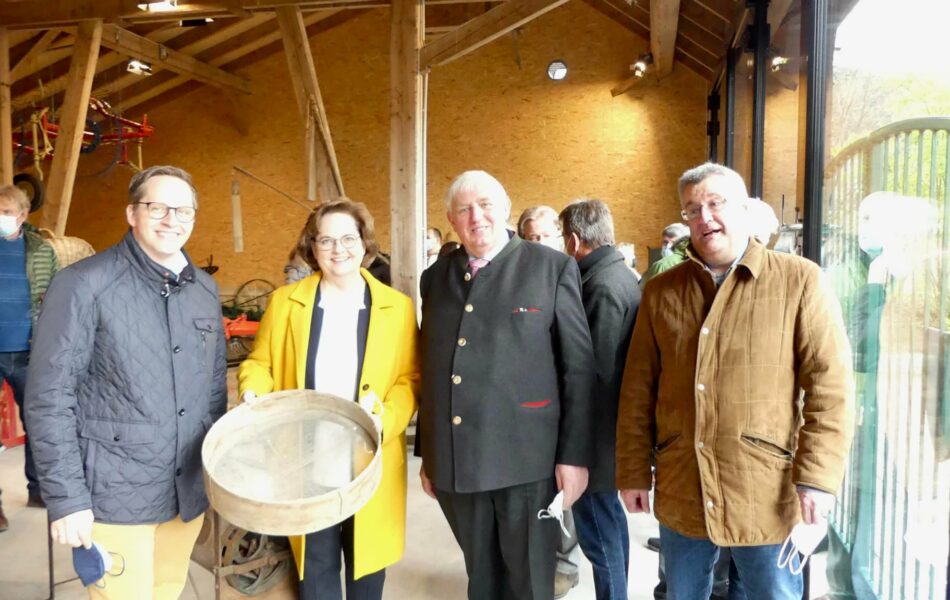 Oldtimer-Freund treffen sich am Landmaschinen-Museum in Riesenbeck